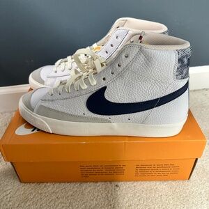 Nike Blazer Mid '77 White/Midnight Navy/Sail